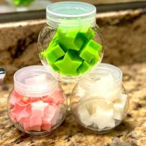 One jar of Soap Buddies